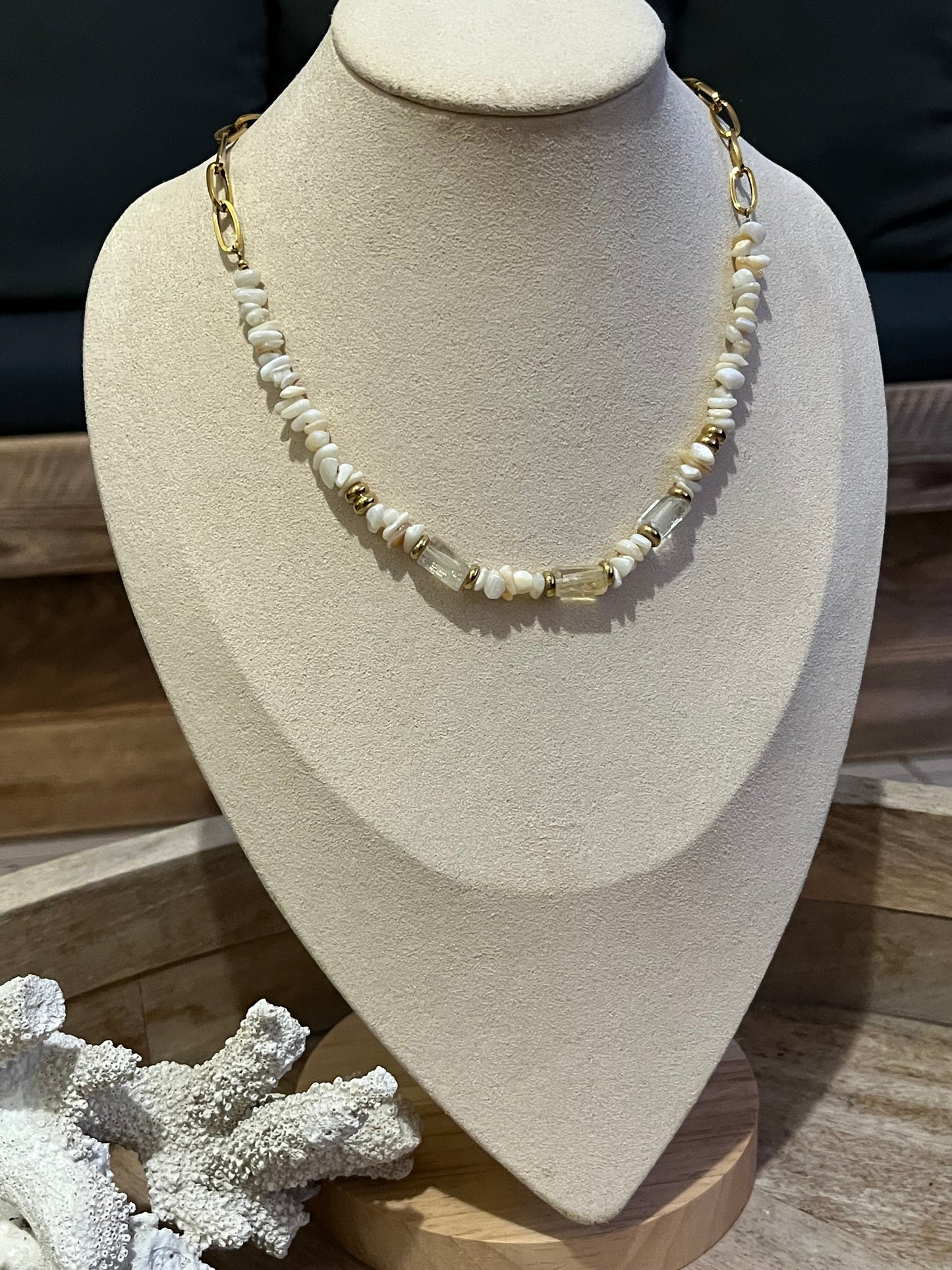 Collier perles coquillage